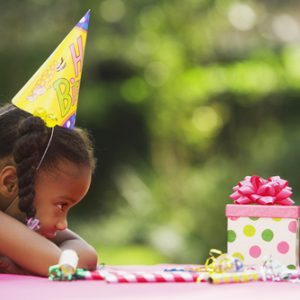 ایده های هدیه تولد برای کودک 5 ساله که برای تقویت مهارت های او نیز مفید باشد